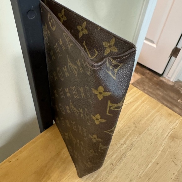 Louis Vuitton Brown Monogram Toiletry Bag 26 - Picture 4 of 16